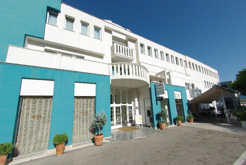 Hotel Sv. Mihovil Trilj Exterior photo